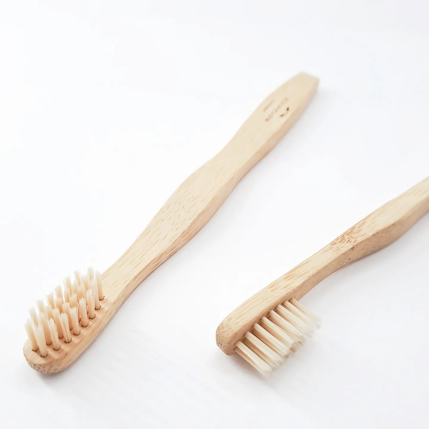 Cepillo dental de bambú