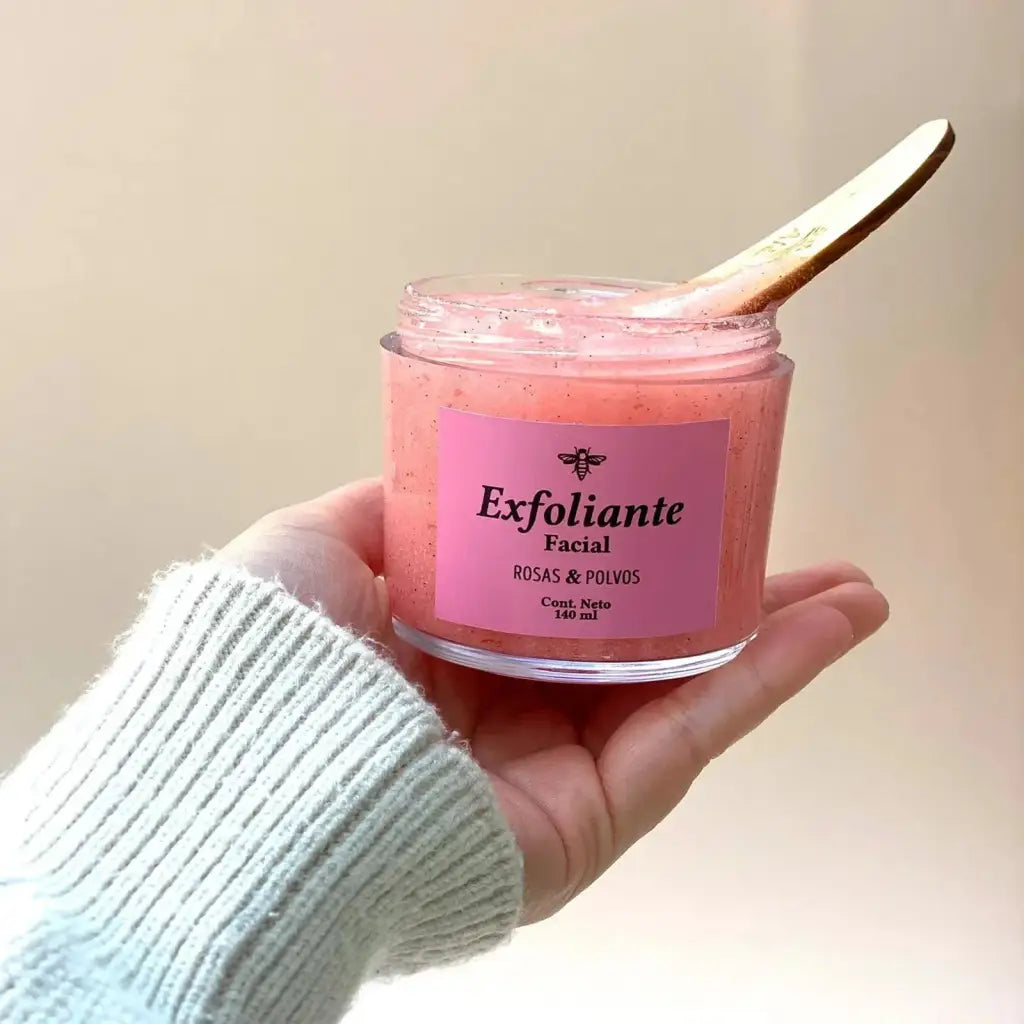 Exfoliante facial de rosas y polvos